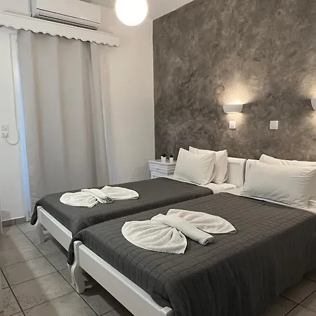 Pavlina Pensión Karterados (Santorini)