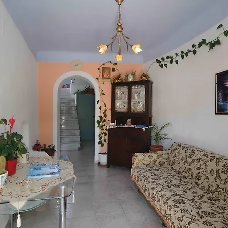 Pavlina 4* Karterados (Santorini)