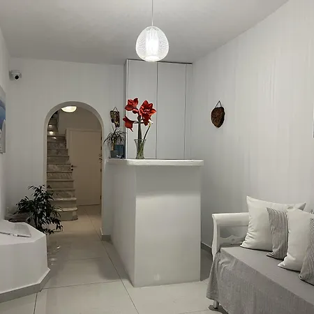 Pavlina 4* Karterados (Santorini)