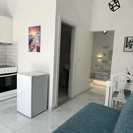 Pavlina Πανσιόν Santorini Island