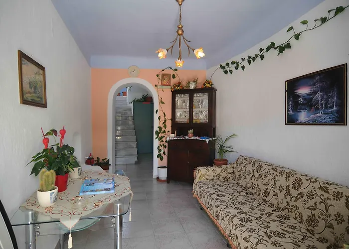 Pavlina 4* Karterados (Santorini)