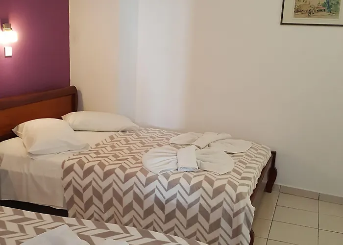 Gasthuis Pavlina Karterados (Santorini)