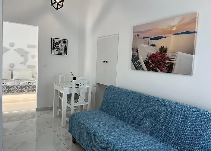 Pavlina Karterados (Santorini)