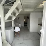 Gasthuis Pavlina Karterados (Santorini)