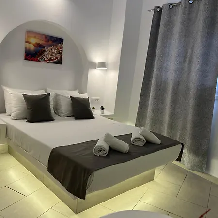 Pavlina Karterados (Santorini)