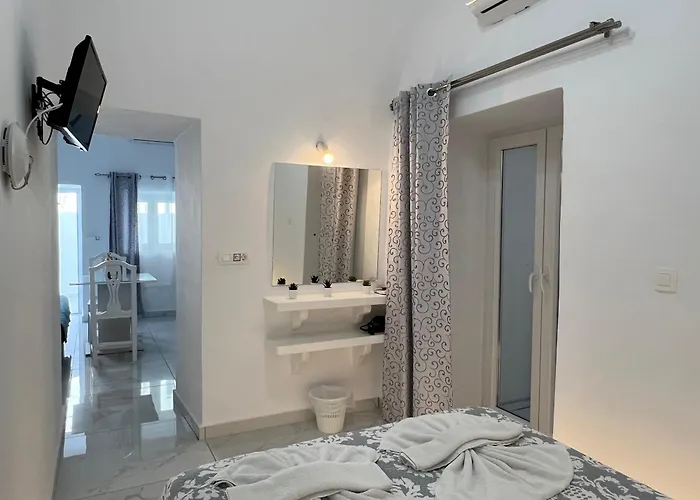 帕弗林纳别墅酒店 4*