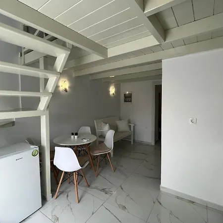 Pavlina Pensionat Karterados (Santorini)